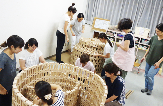 未来を作る力を育てる積木遊び