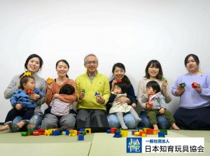 6ヵ月から絵本、おもちゃ、わらべうたで生きる力を育てるカルテット幼児教室