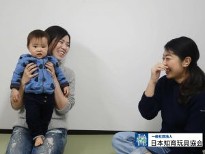 6ヵ月から絵本、おもちゃ、わらべうたで生きる力を育てるカルテット幼児教室