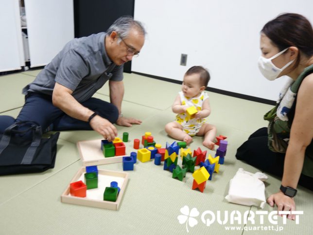 6ヵ月から絵本、おもちゃ、わらべうたで生きる力を育てるカルテット幼児教室