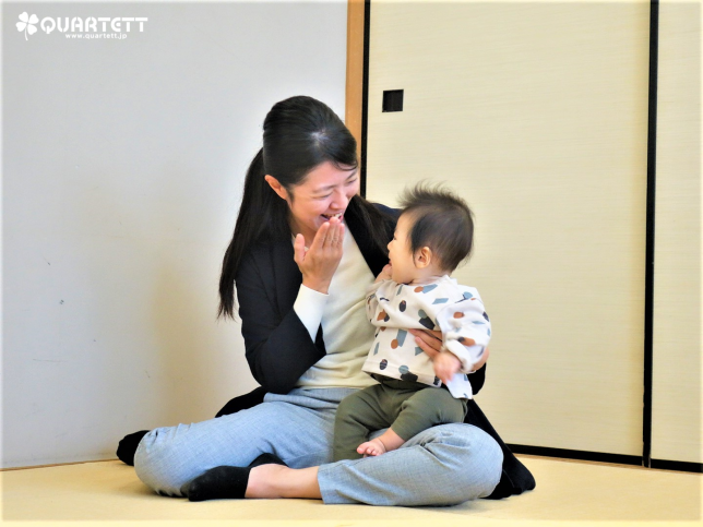目と目を合わせて楽しむわらべうた