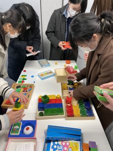 求人　木のおもちゃ　