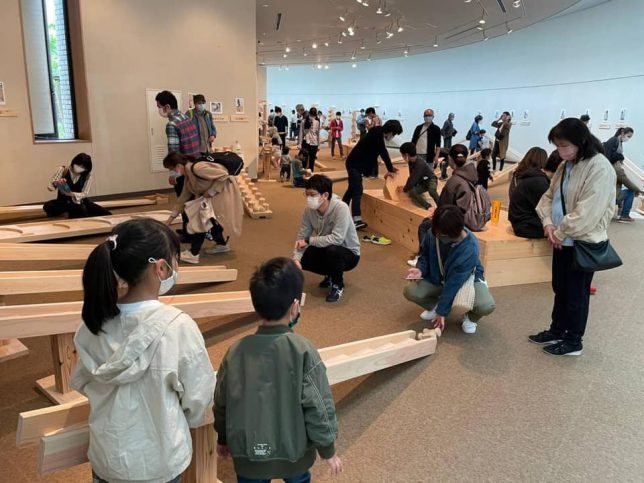 動きや音を楽しむ 樋口一成 木のおもちゃ展