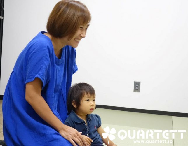 お母さんの笑顔_カルテット幼児教室