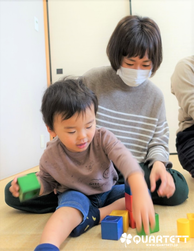 カルテット幼児教室_ぴょんぴょん_積木