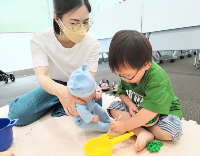 人形と子ども