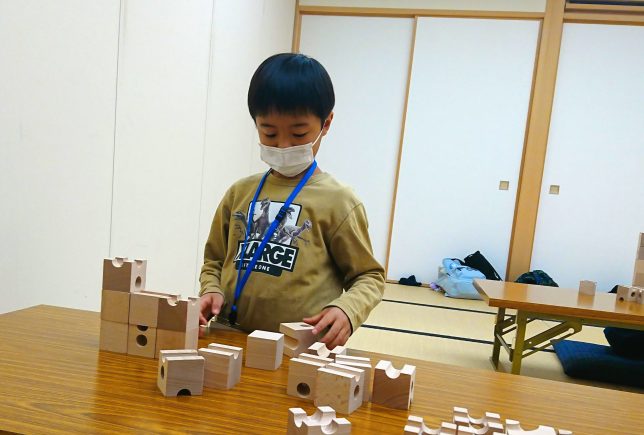 キュボロで遊ぶ
