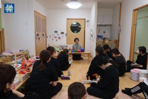 お鍋セットの話をしている場面